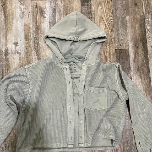 American eagle cropped button up!!! - Picture 1 of 5